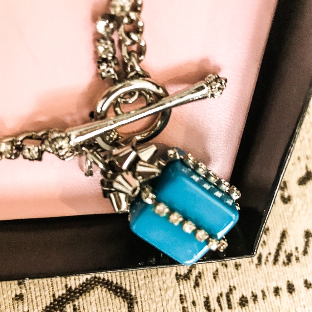 New In Box Juicy Couture Present Charm Bracelet